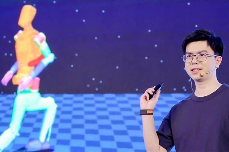 天才少年稚晖君好博机器人走路进场！AI模型做大脑，目标售价20万以内